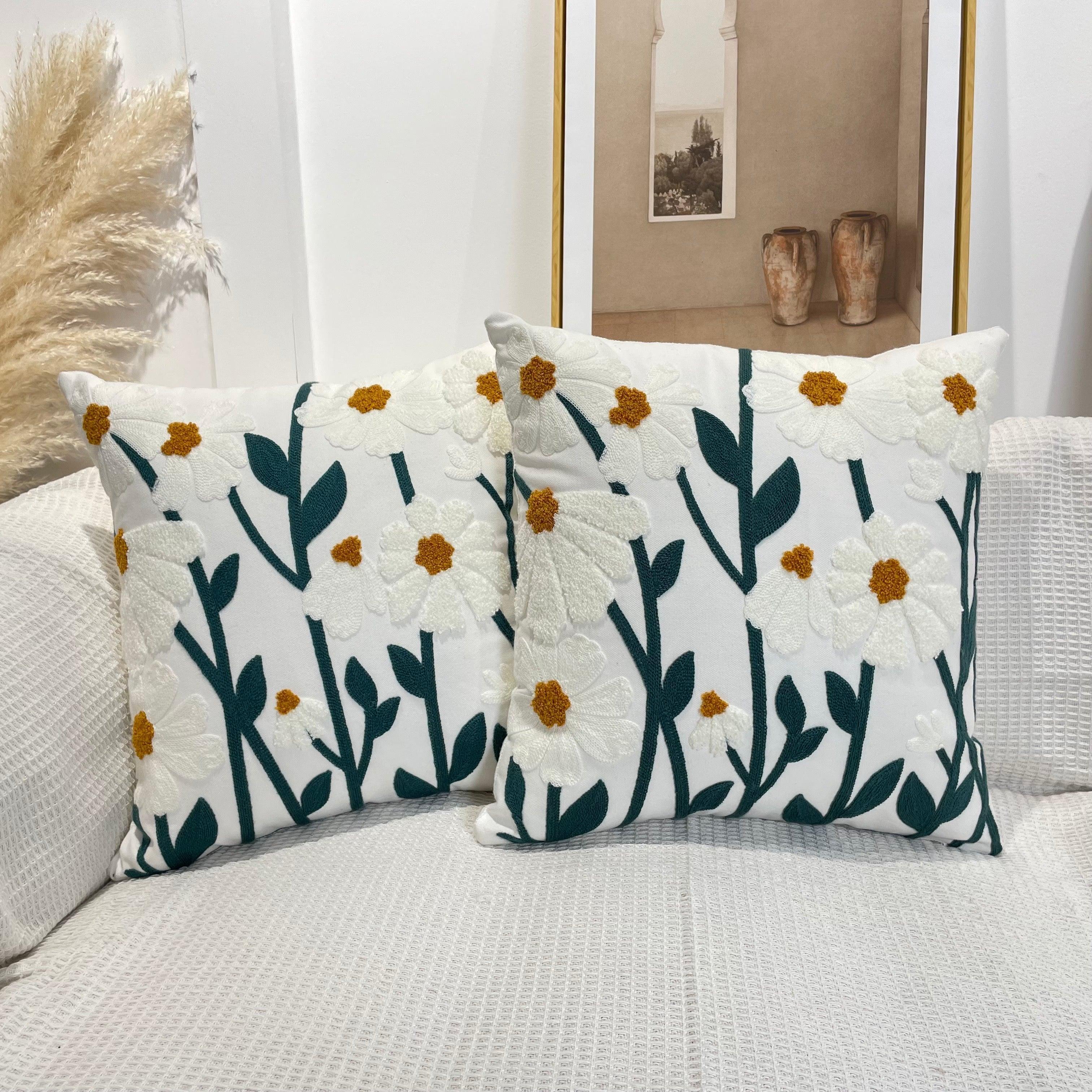 Bohemian flower pattern cushion cover with tassels, made of pure cotton fabric