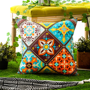 Weather-resistant cushion cover with vibrant mandala design, 45x45 cm.