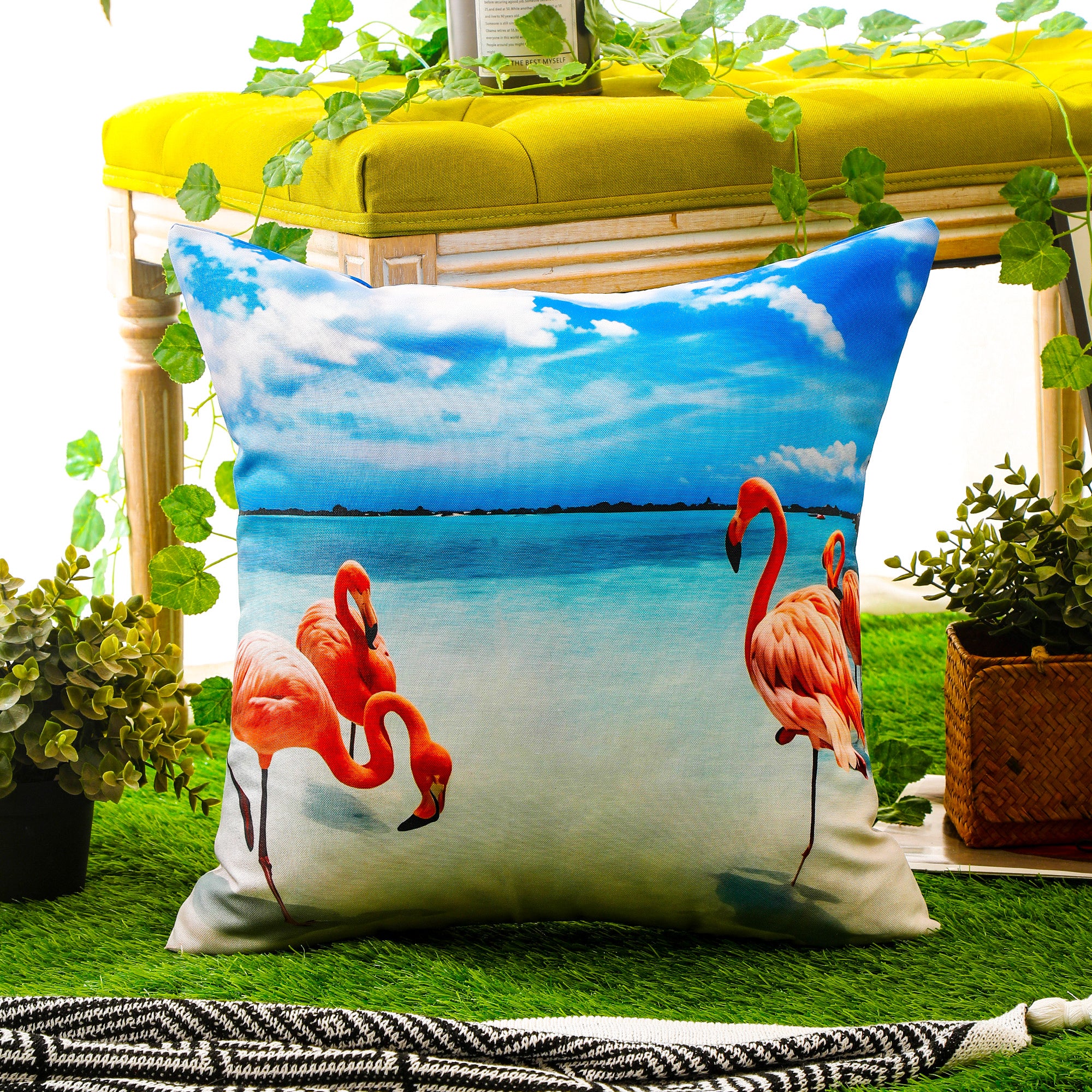 Soft and weather-resistant nautical cushion cover set with elegant sea-inspired designs.