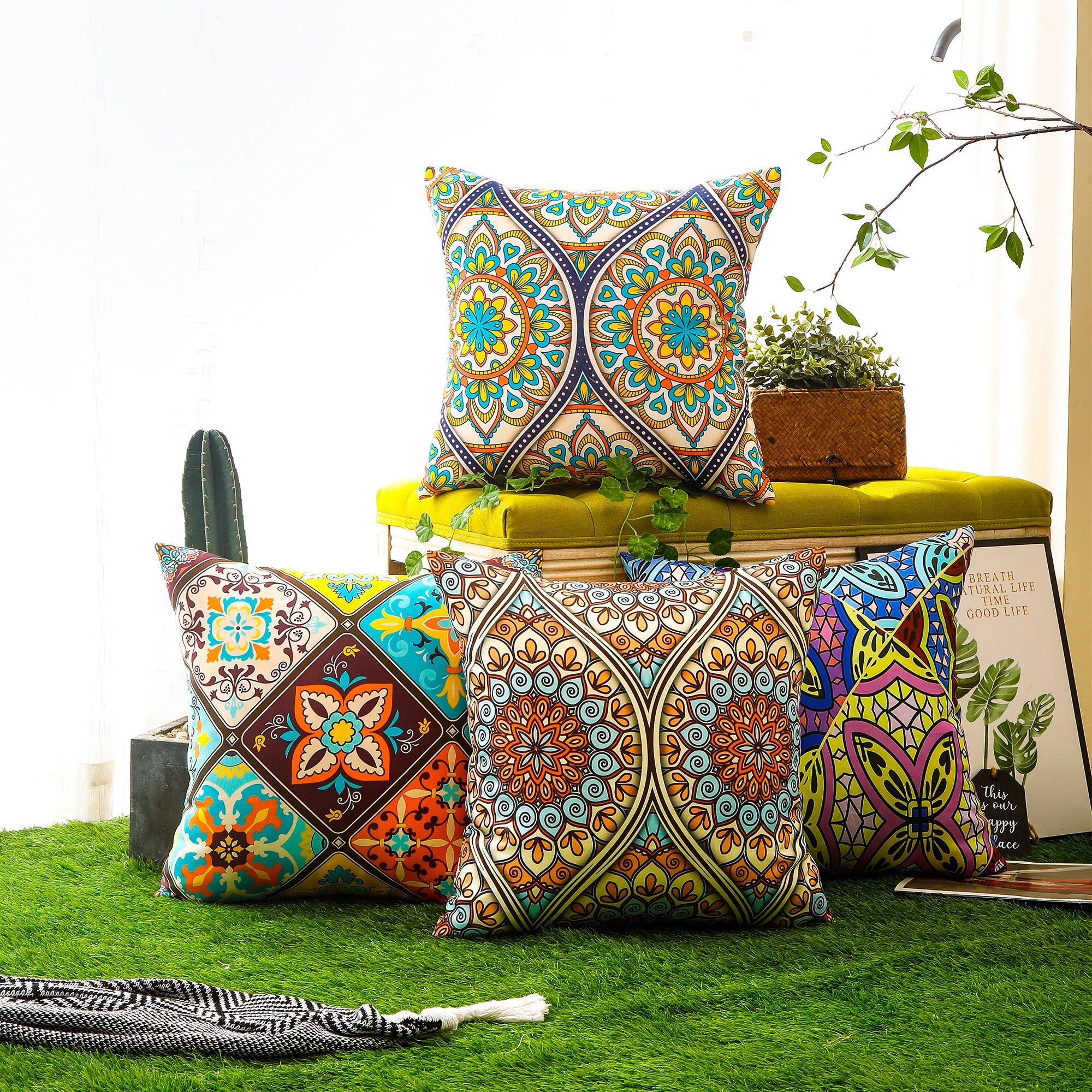 Set of four waterproof cushion covers with Boho mandala pattern, 45x45 cm