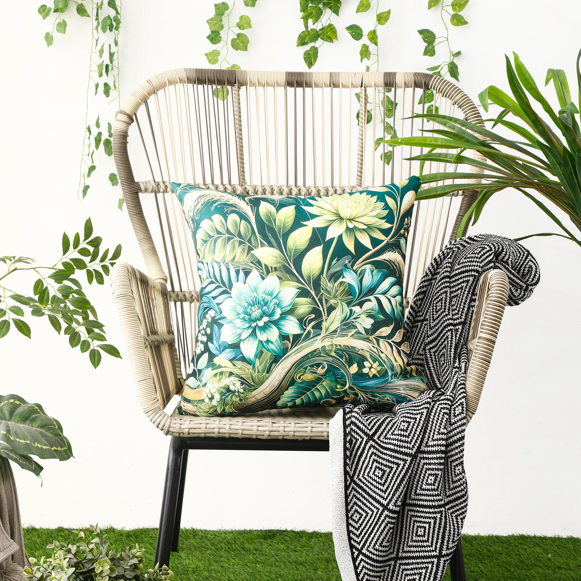 Water & Stain Resistant Floral Outdoor Cushion Cover 45x45cm Garden Décor - Design 3 (Green)