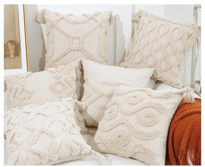 Boho tassel cushion cover made of pure cotton with tufted design for home decoration