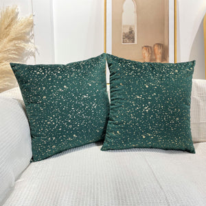 Green velvet cushion cover with gold stamp dots, luxury decorative pillowcase measuring 45x45 cm.